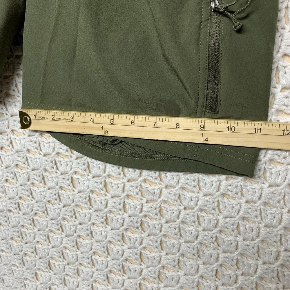 The North Face Shorts Mens Size 30 (30x7) Olive Green Performance Hiking Walking